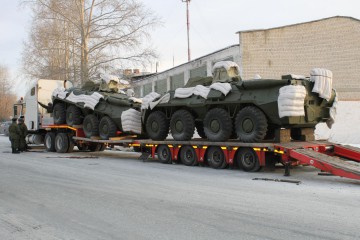 Перевозка негабаритных, крупногабаритных и тяжеловесных грузов Курск. Перевозка двух БТР 80